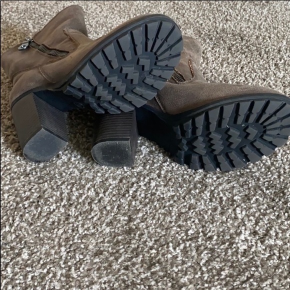 Heeled booties - Picture 8 of 9